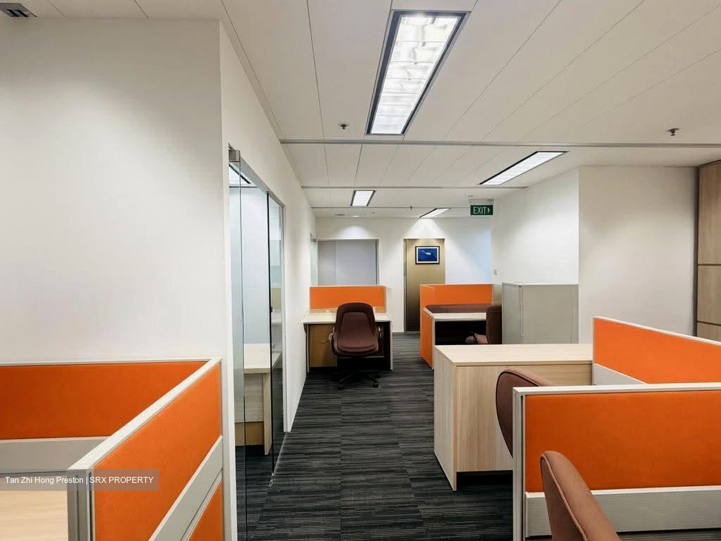 Gateway East (D7), Office #627359981